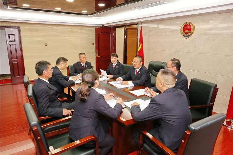 包含赛后分析场面剖析总结彰显一方最终胜就的词条