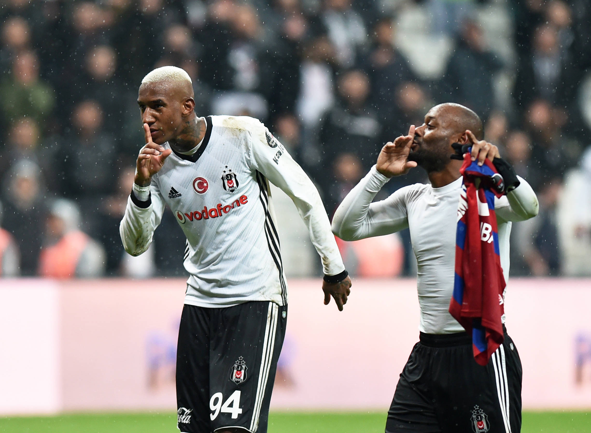 阿贾克斯主场大胜,继续保持不败的简单介绍 阿贾克斯主场大胜,继续保持不败的简单介绍