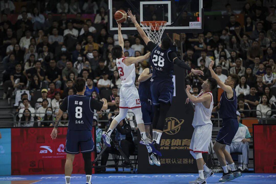 江苏队力克骑士，詹姆斯关键制胜