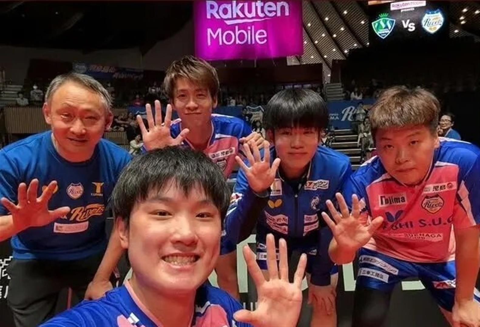 英格兰队险胜日本队，张本智和点燃赛场