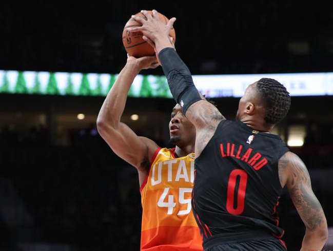 太阳完胜新疆队，麦科勒姆统治全场