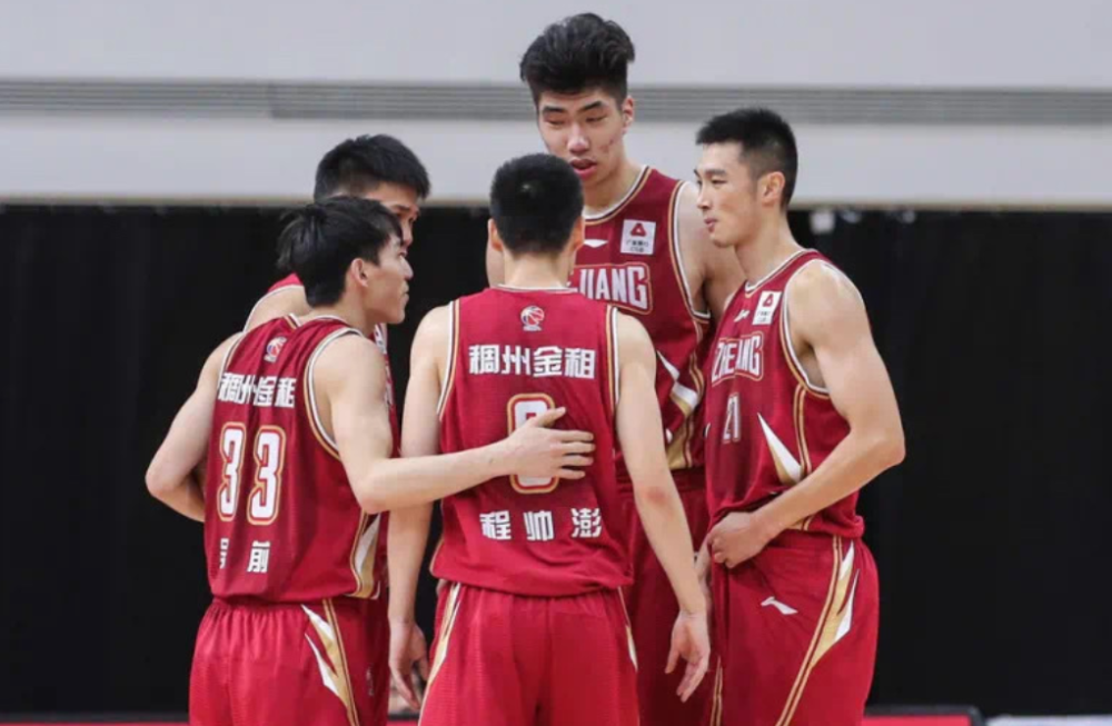 柏林赫塔普尔德汉堡，场上对决胜负难定不分