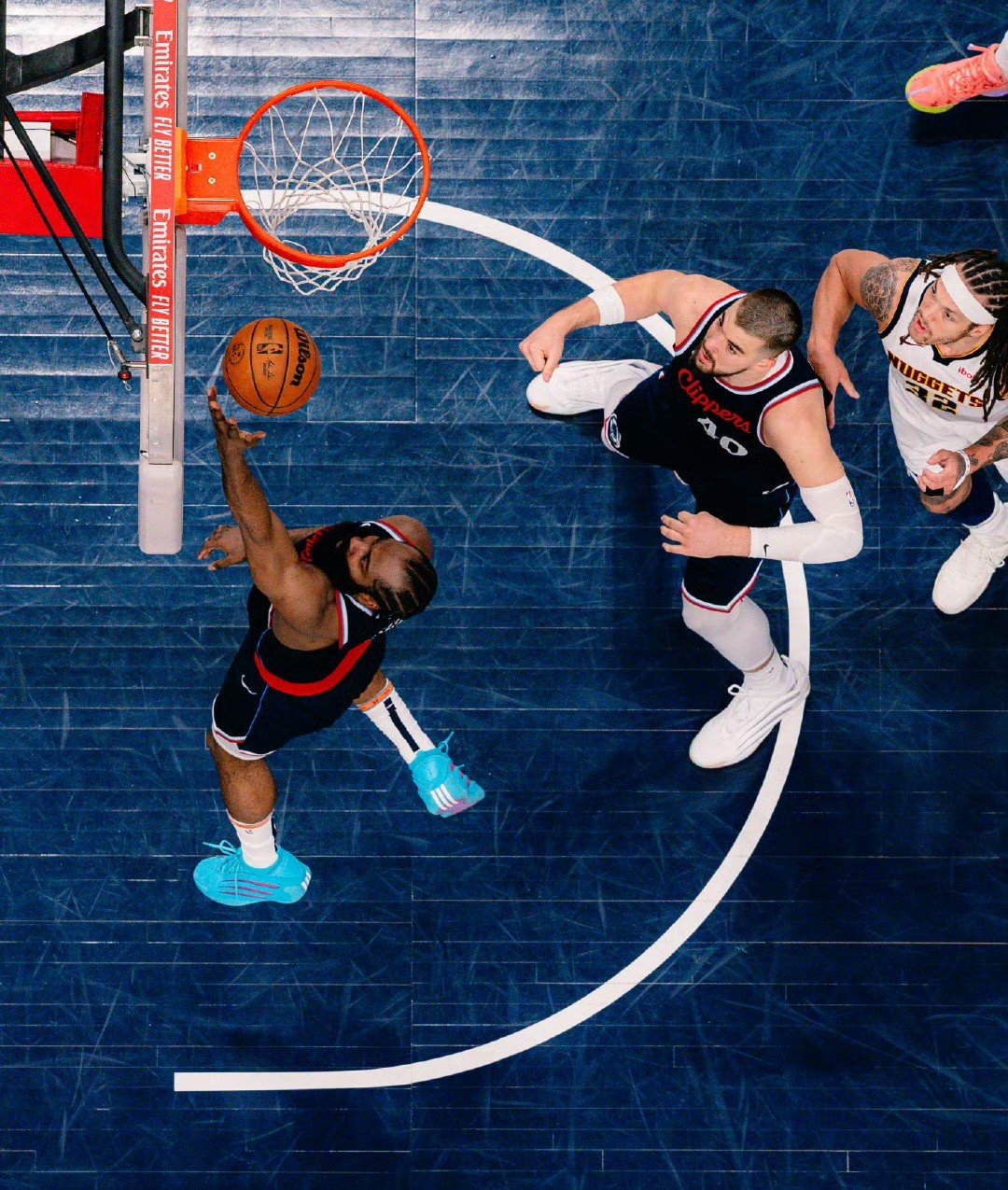 青岛队横扫太阳，哈登惊艳四座