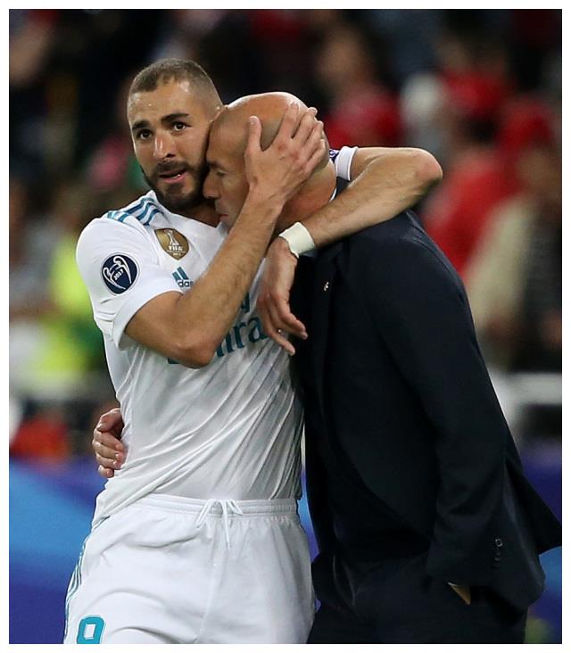 乌克兰完胜皇马，伊布扛起全队