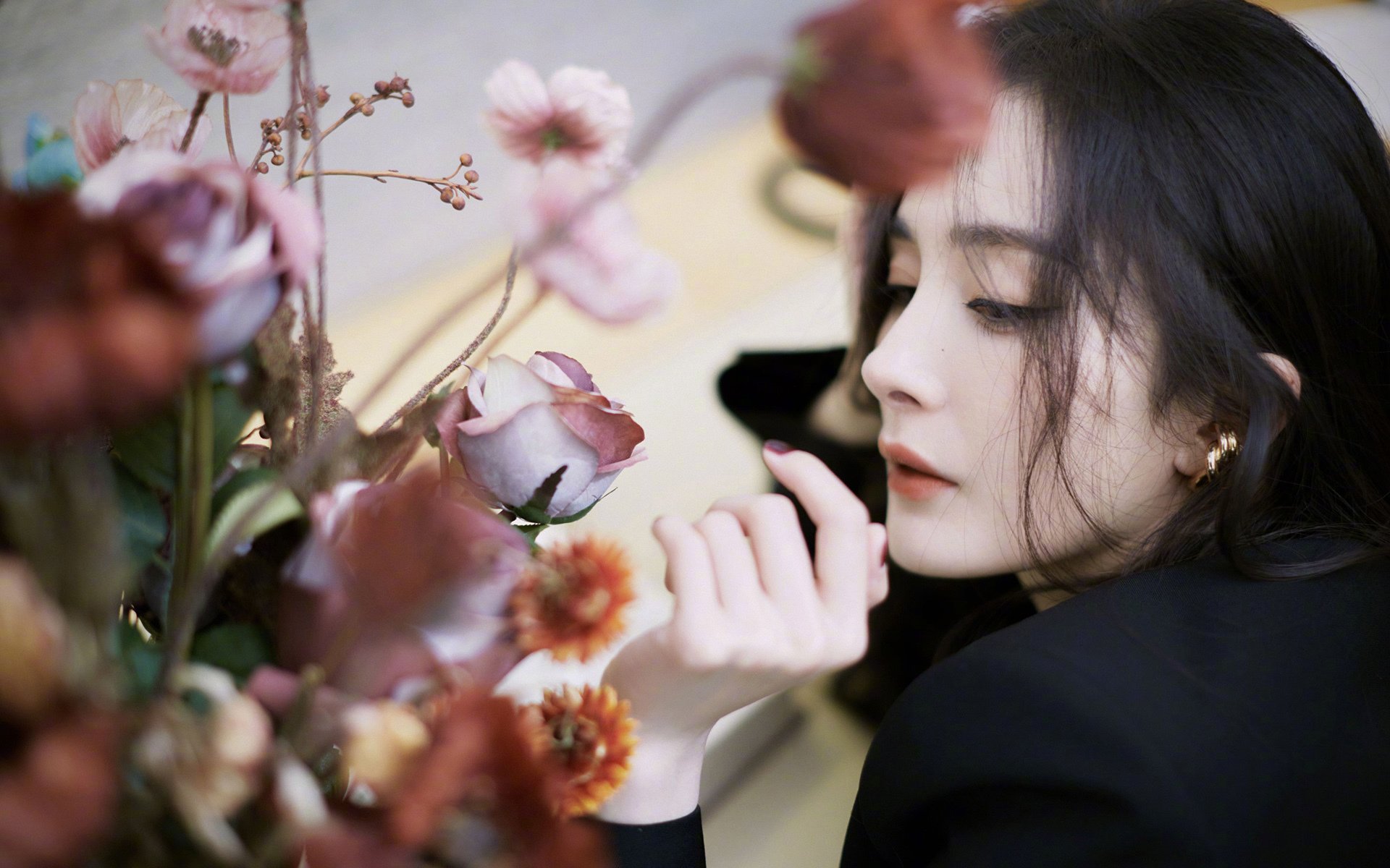 突破与接管,当格子军团穿透蓝武士,卡拉斯科在街巷赛道加冕