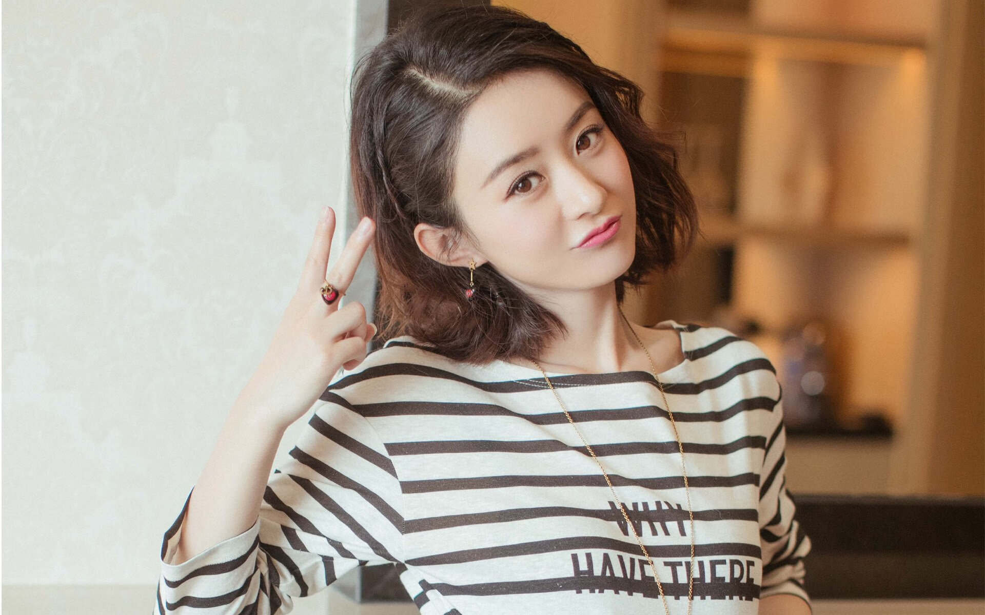 绿茵与硬木,双战场的争冠突围记